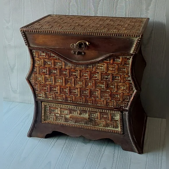 Rattan Chest for Storage - Picture 5 of 7